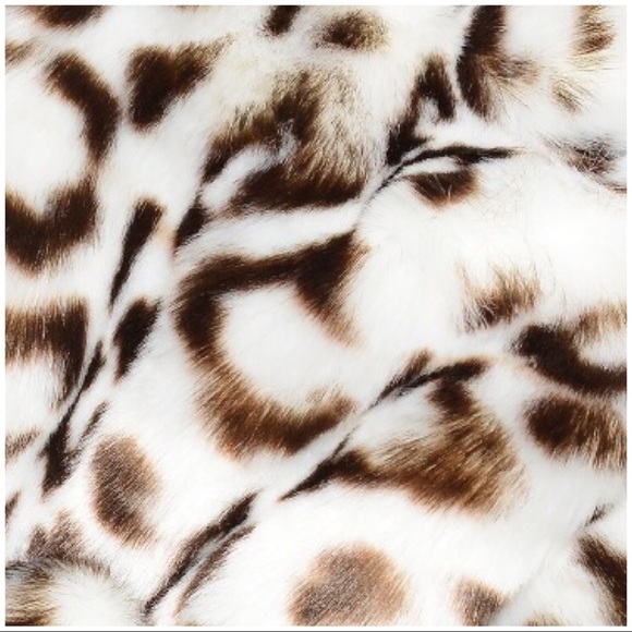 Scarf Animal Leopard Print Faux Fur Plush Winter Brown & White - Picture 7 of 7